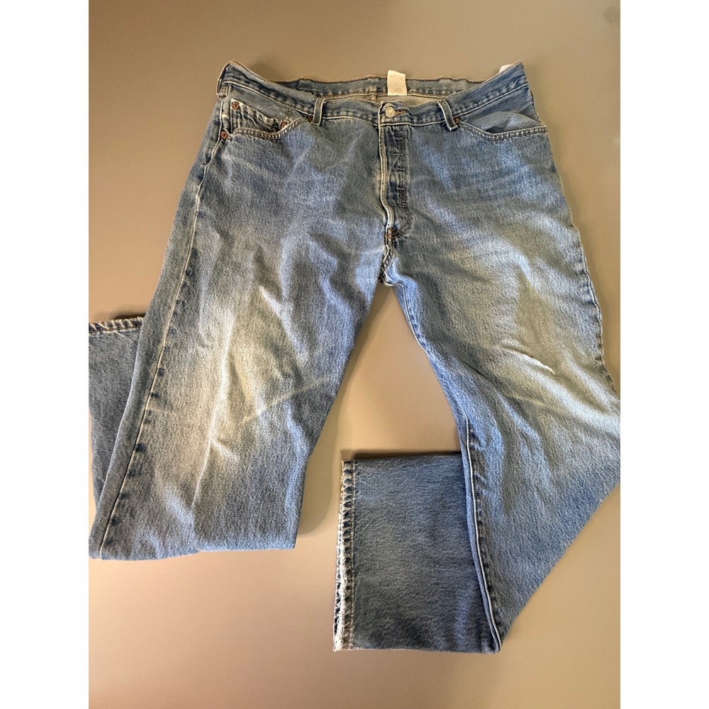 Levis 501 Original Fit Jeans Mens 42x32 Blue Denim Straight Leg Medium Wash